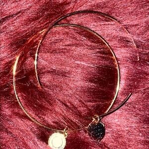 NWOT  Slim bracelet